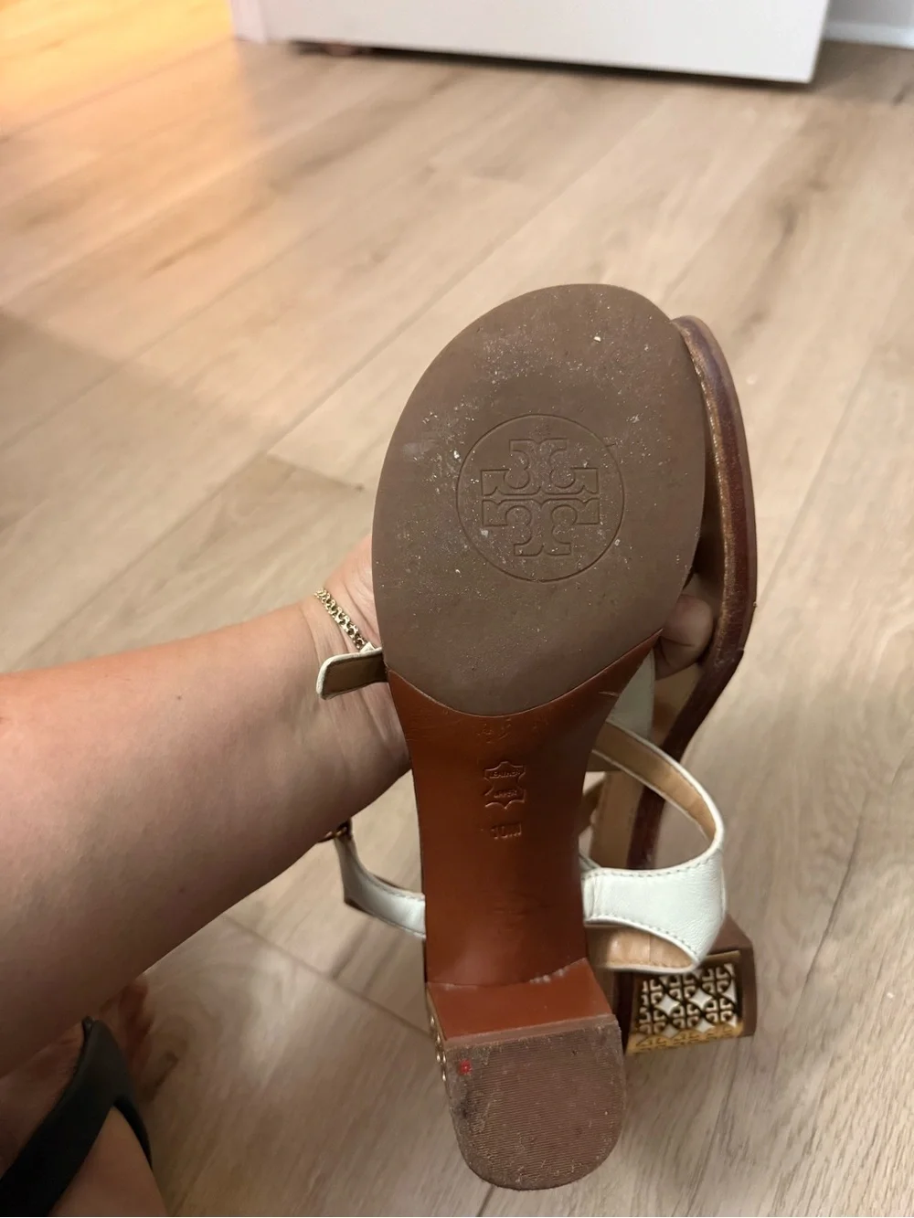 Tory Burch White Leather T-Strap heel/Sandals with Tan Footbed